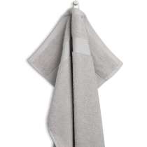 Vårt Premium strandhåndkle med brodert navn er mykt, lekkert og laget for å vare. Deilig å ta med seg på stranden, eller om du ønsker et ekstra stort håndkle hjemme.