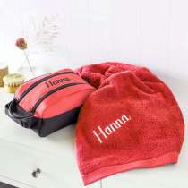 Premium Milano toalettveske sammen med et matchende Pure exclusive Badehåndkle.