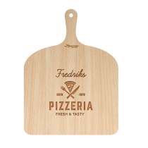 Pizzaspade med motiv, med din egen tekst lasergravert på. Til deg selv, eller en flott og unik gave til en som setter pris på litt ekstra i hverdagen.

Velg motiv her:
<div class="motif-wrapper"><div><a href="/pizzaspade-41x30-cm-med-navn"><img src="https://www.nameon.no/media/wysiwyg/gravering/pizza/thumbnails/pizzaspade41x30cm/pizzaspade41x30cm-med-navn.png"></a></div><!--<div><a href="/pizzaspade-41x30-cm-med-pizzamotiv"><img src="https://www.nameon.no/media/wysiwyg/gravering/pizza/thumbnails/pizzaspade41x30cm/pizzaspade41x30cm-med-pizzamotiv.png"></a></div>--><div><a href="/pizzaspade-41x30-cm-med-pizzamotiv-2"><img src="https://www.nameon.no/media/wysiwyg/gravering/pizza/thumbnails/pizzaspade41x30cm/pizzaspade41x30cm-med-pizzamotiv-2.png"></a></div><div><a href="/pizzaspade-41x30-cm-med-pizzatekst"><img src="https://www.nameon.no/media/wysiwyg/gravering/pizza/thumbnails/pizzaspade41x30cm/pizzaspade41x30cm-med-pizzatekst.png"></a></div><div><a href="/pizzaspade-41x30-cm-med-pizzatekst-og-motiv"><img src="https://www.nameon.no/media/wysiwyg/gravering/pizza/thumbnails/pizzaspade41x30cm/pizzaspade41x30cm-med-pizzatekst-og-motiv.png"></a></div><div><a href="/pizzaspade-41x30-cm-med-pappamotiv"><img src="https://www.nameon.no/media/wysiwyg/gravering/pizza/thumbnails/pizzaspade41x30cm/pizzaspade41x30cm-med-pappamotiv.png"></a></div><div><a href="/pizzaspade-41x30-cm-med-bladmotiv"><img src="https://www.nameon.no/media/wysiwyg/gravering/pizza/thumbnails/pizzaspade41x30cm/pizzaspade41x30cm-med-bladmotiv.png"></a></div></div>