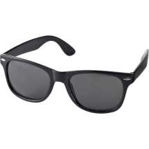 Disse retrodesignede solbrillene er perfekte under sommerfestivaler, arrangementer eller andre solfylte utendørsaktiviteter. 